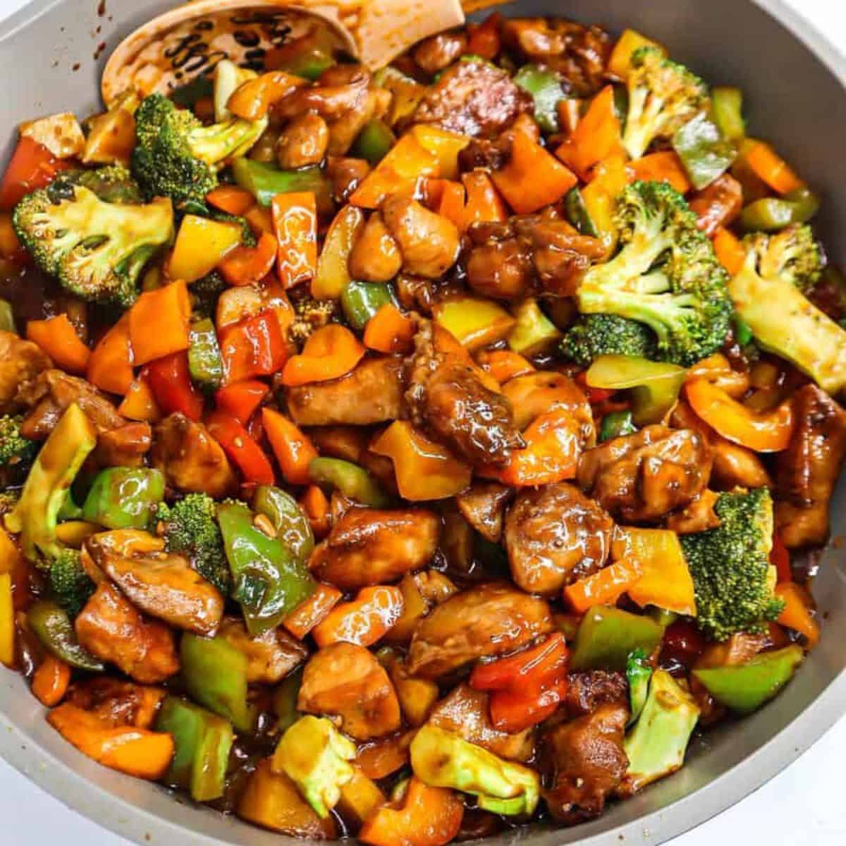 Easy Chicken and Vegetable Stir Fry - Cooking With Claudy