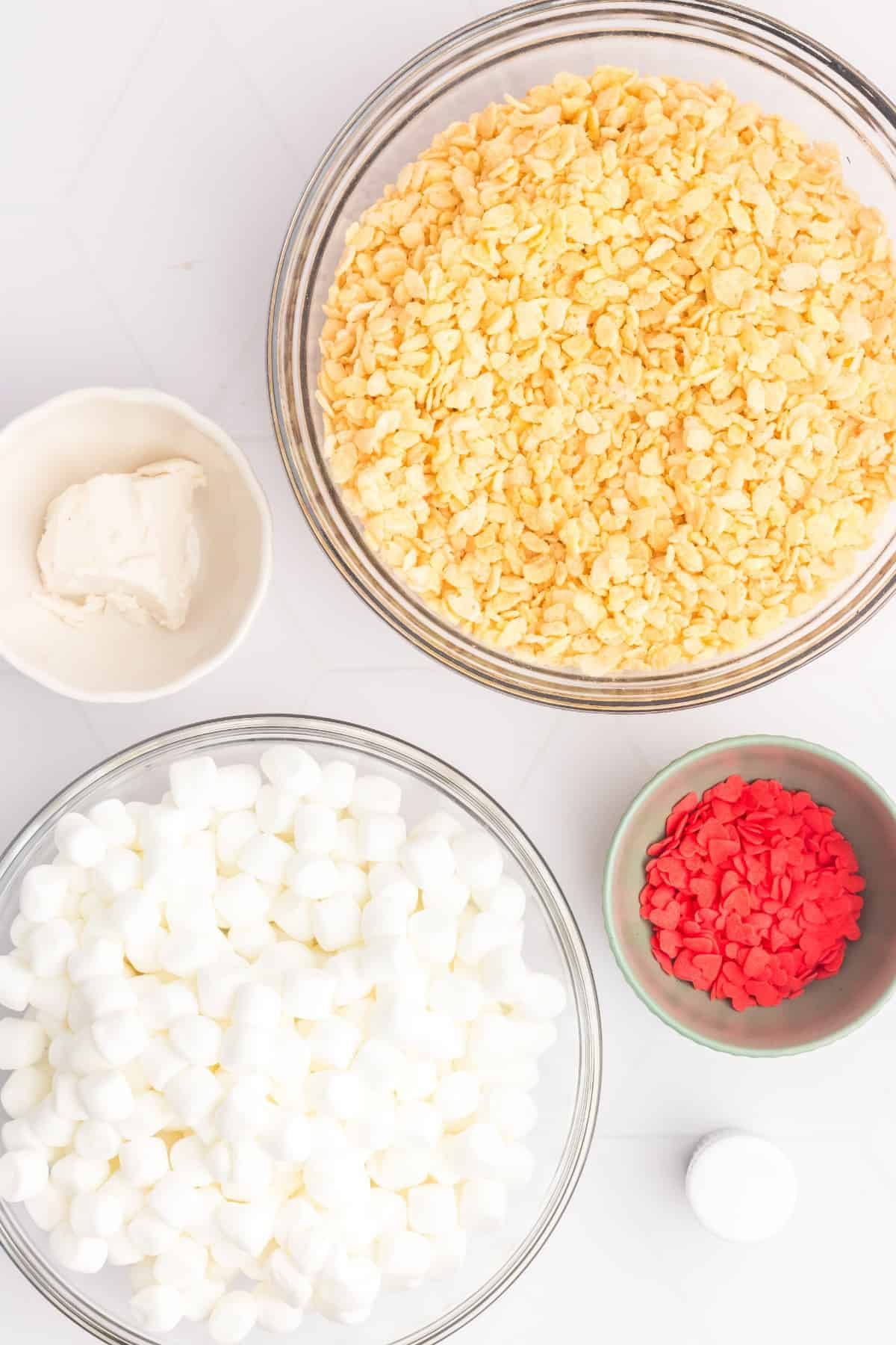 ingredients for the Grinch Rice Krispie treats. 