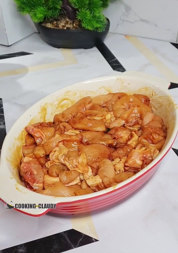 seasoned chicken for stir fry in a bowl