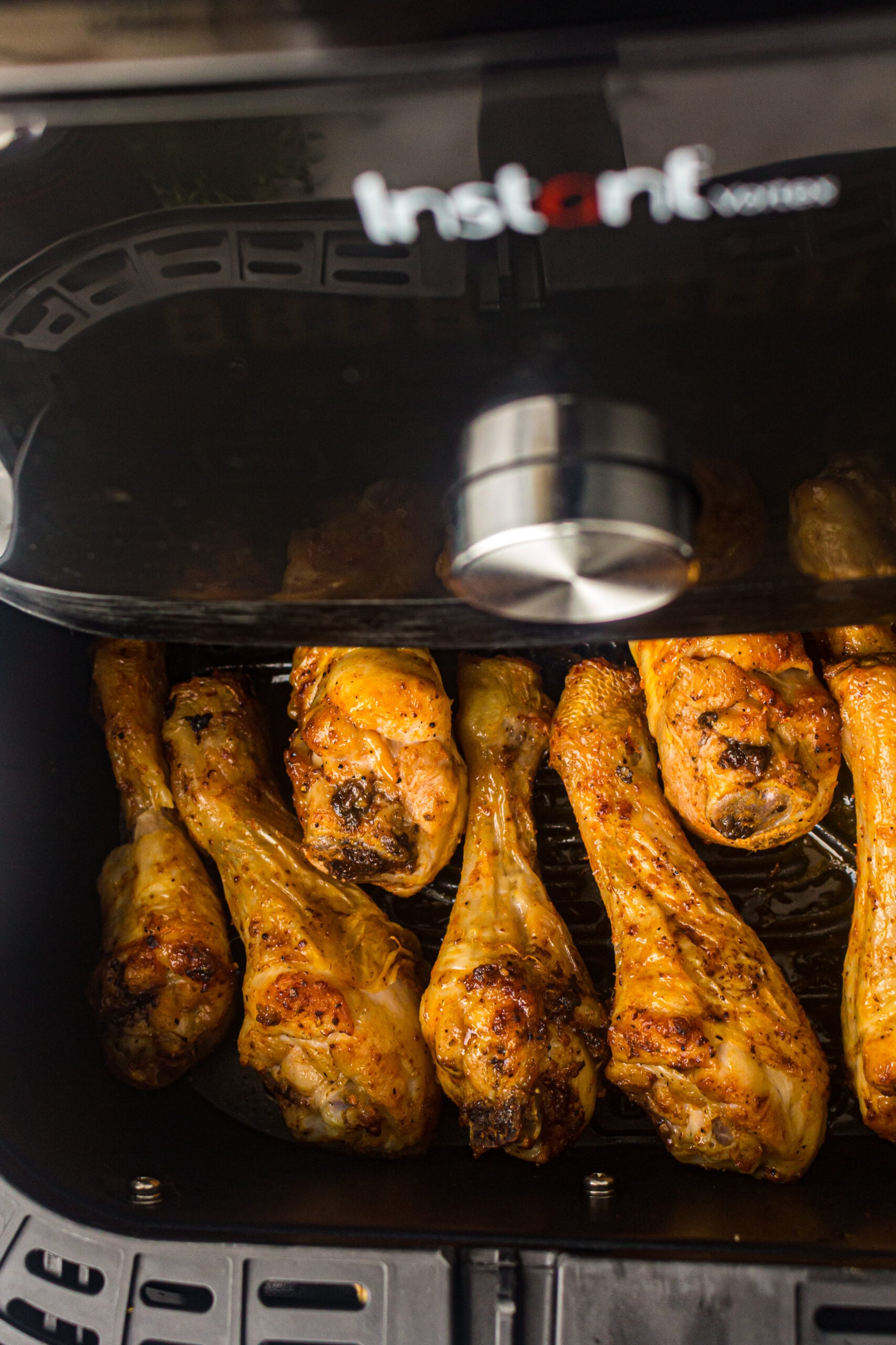 air fryer chicken drumsticks on a plate